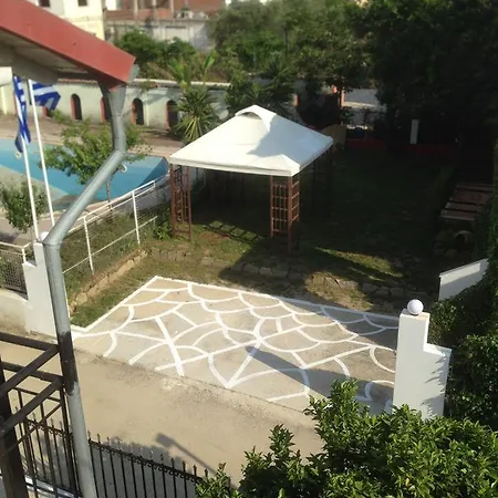 Hebes Studios Kávos